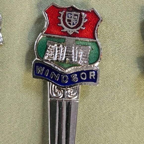 4 Vintage England Travel Souvenir Spoons - London, Windsor, Blackpool & Aberdeen - Picture 7 of 11